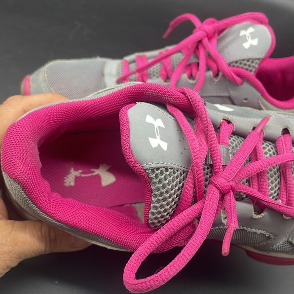 WOMEN'S Under Armour Gray Pink Running ATHLETIC Shoes - Picture 3 of 6